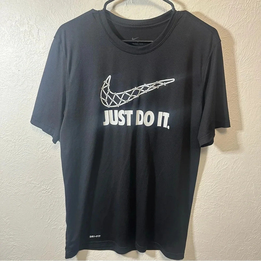 Men's Nike DriFit T-shirt size large